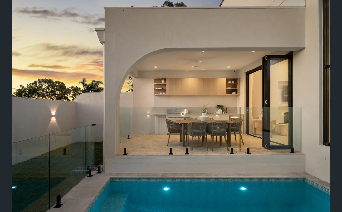 Arched Alfresco — Pier 8 Constructions